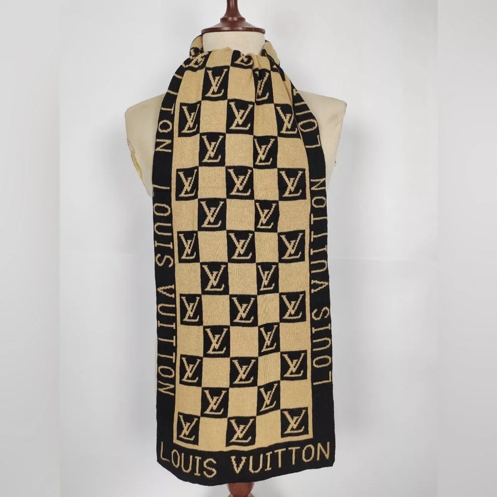 Louis Vuitton soft wool scarf - Picture 3 of 7